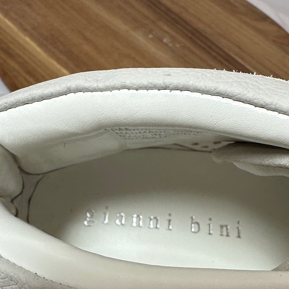 Gianni Bini Evie Perforated Rhinestone High Top Sneaker Leather/Suede size 10 - Picture 8 of 9